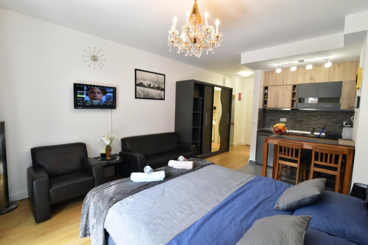 Tayson Square Dorcol New Location Free Garage Apartman Belgrád Kültér fotó