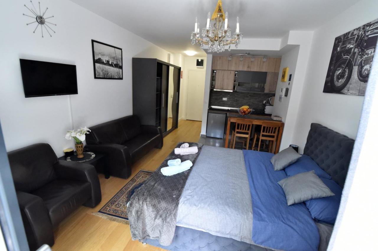 Tayson Square Dorcol New Location Free Garage Apartman Belgrád Kültér fotó