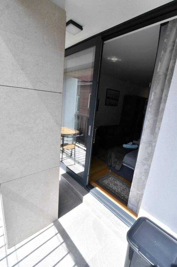 Tayson Square Dorcol New Location Free Garage Apartman Belgrád Kültér fotó