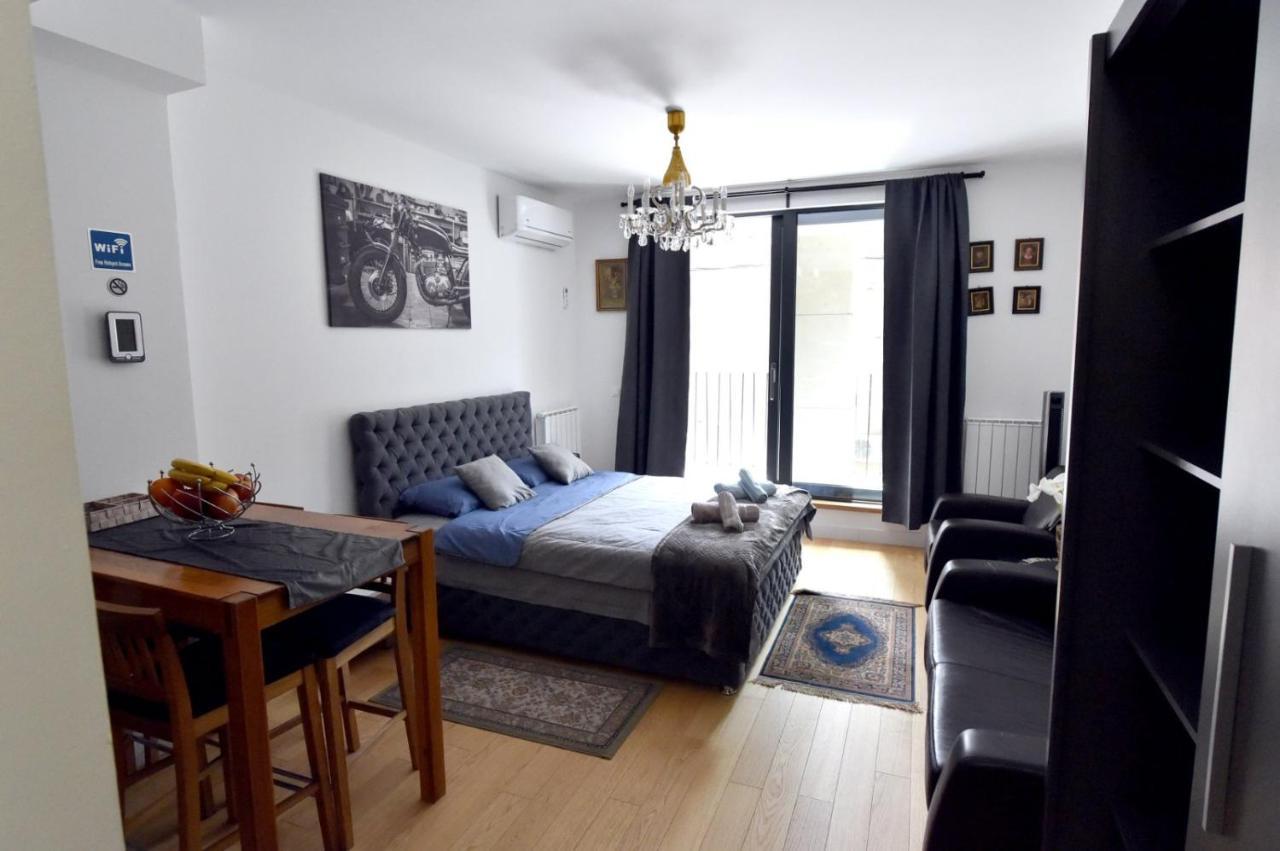 Tayson Square Dorcol New Location Free Garage Apartman Belgrád Kültér fotó